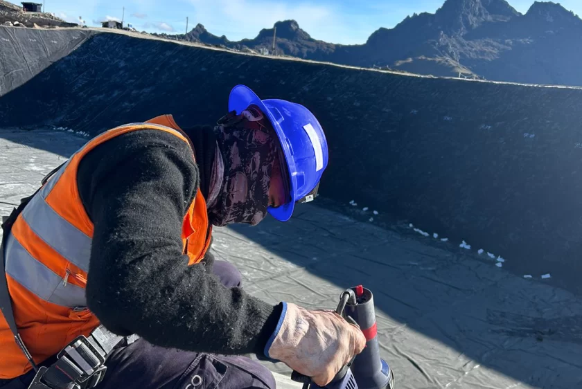 instalacion de geomembrana soldadura hdpe