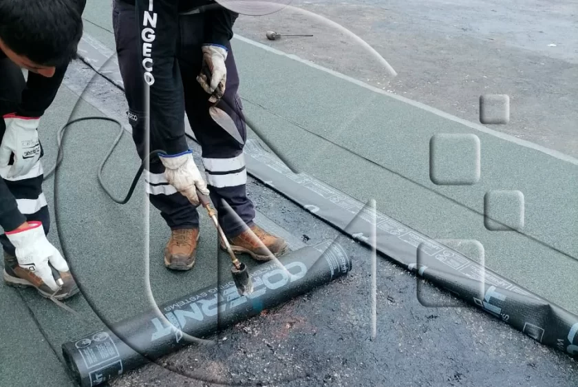 Aplicación de manto asfáltico con soplete