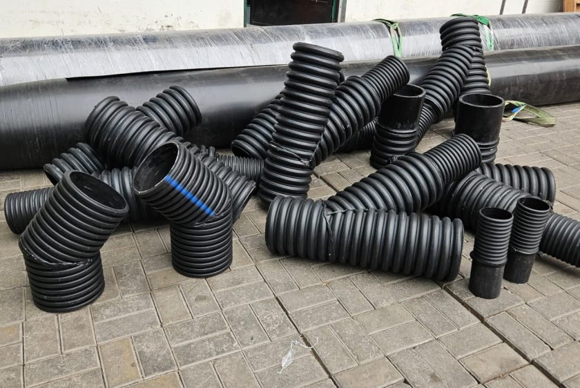 Accesorios para tubería corrugada HDPE con codo, tee y reducción negros